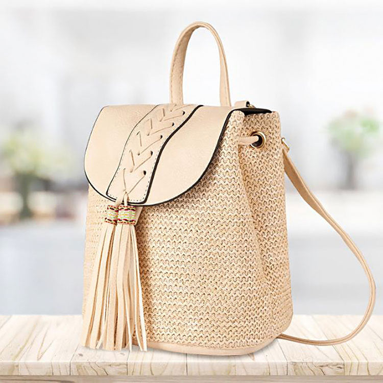 Woven Straw Backpack – Fringe & Crossbody Style